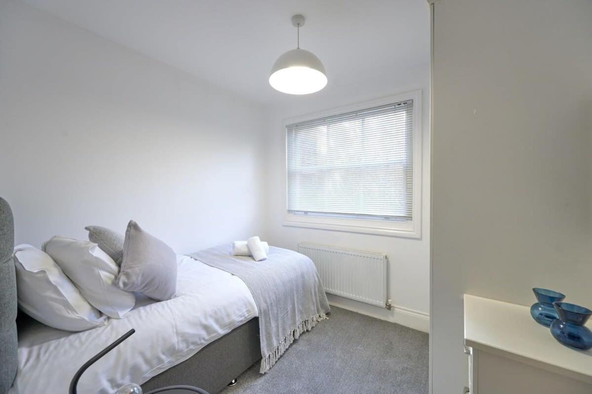 A Stylish Apartment With Parking In Preston Preston  Exterior photo