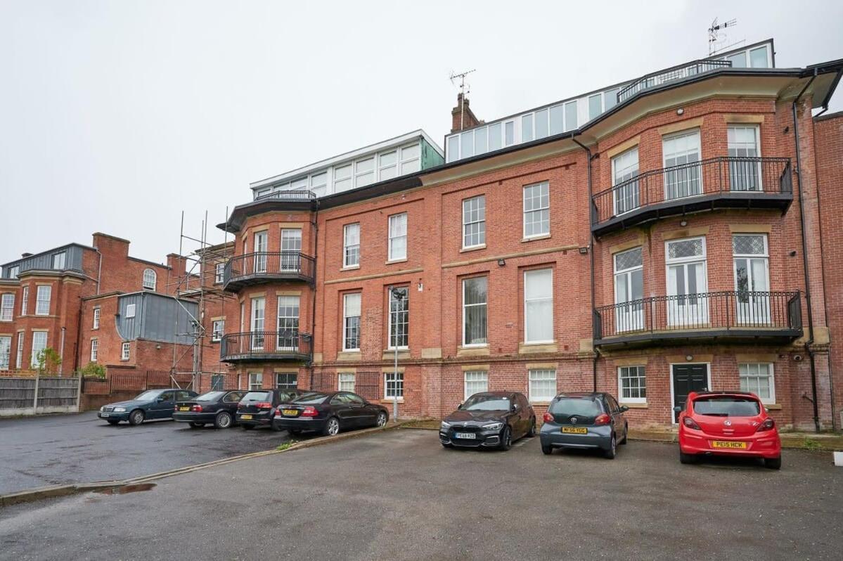 A Stylish Apartment With Parking In Preston Preston  Exterior photo